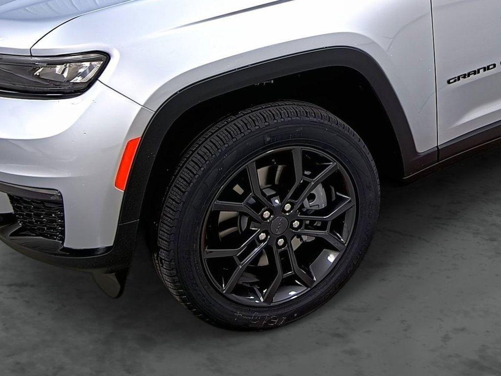new 2025 Jeep Grand Cherokee L car, priced at $46,330
