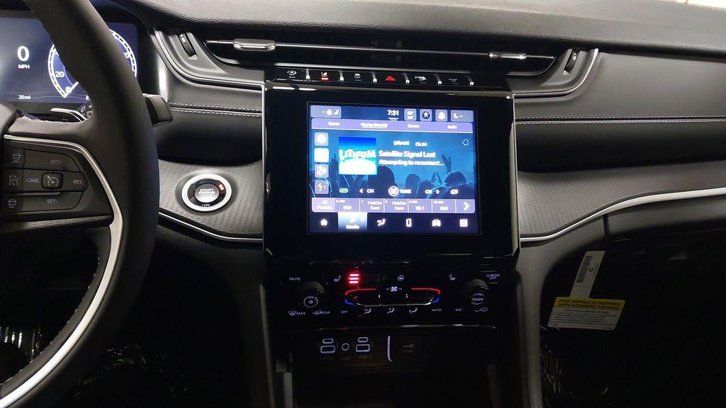 new 2025 Jeep Grand Cherokee car, priced at $37,475