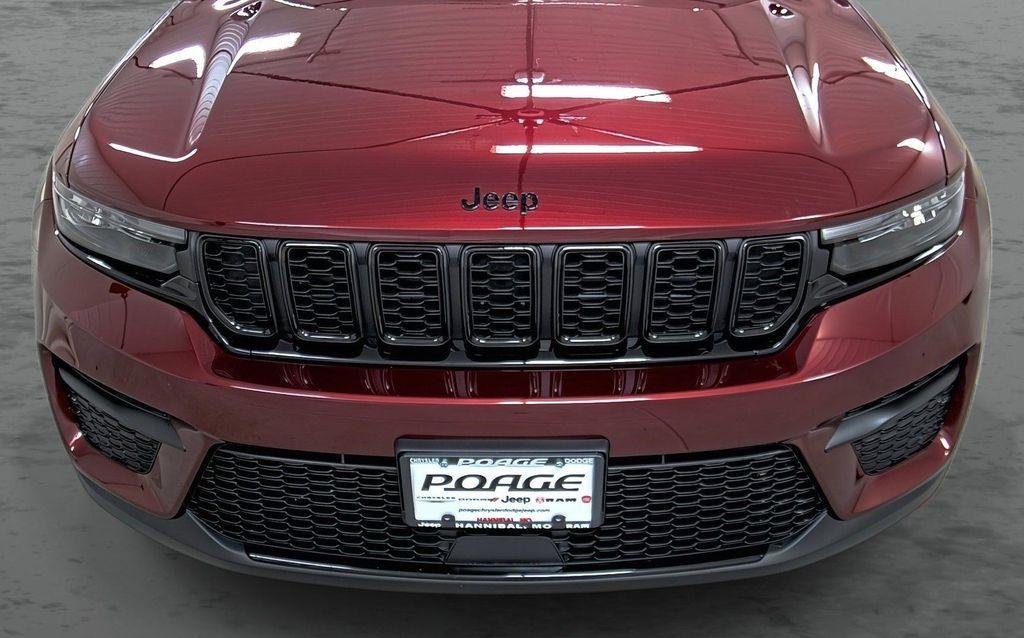 new 2025 Jeep Grand Cherokee car, priced at $37,475