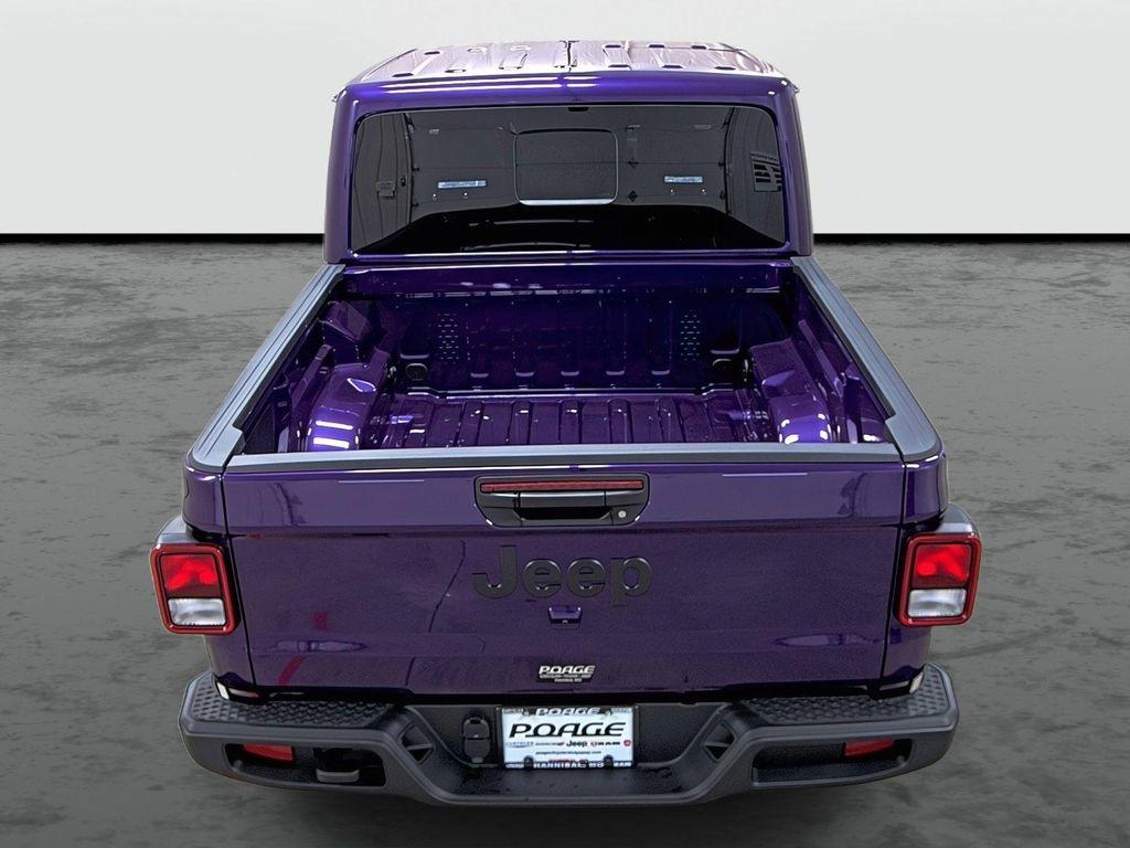 new 2026 Jeep Gladiator car, priced at $42,160