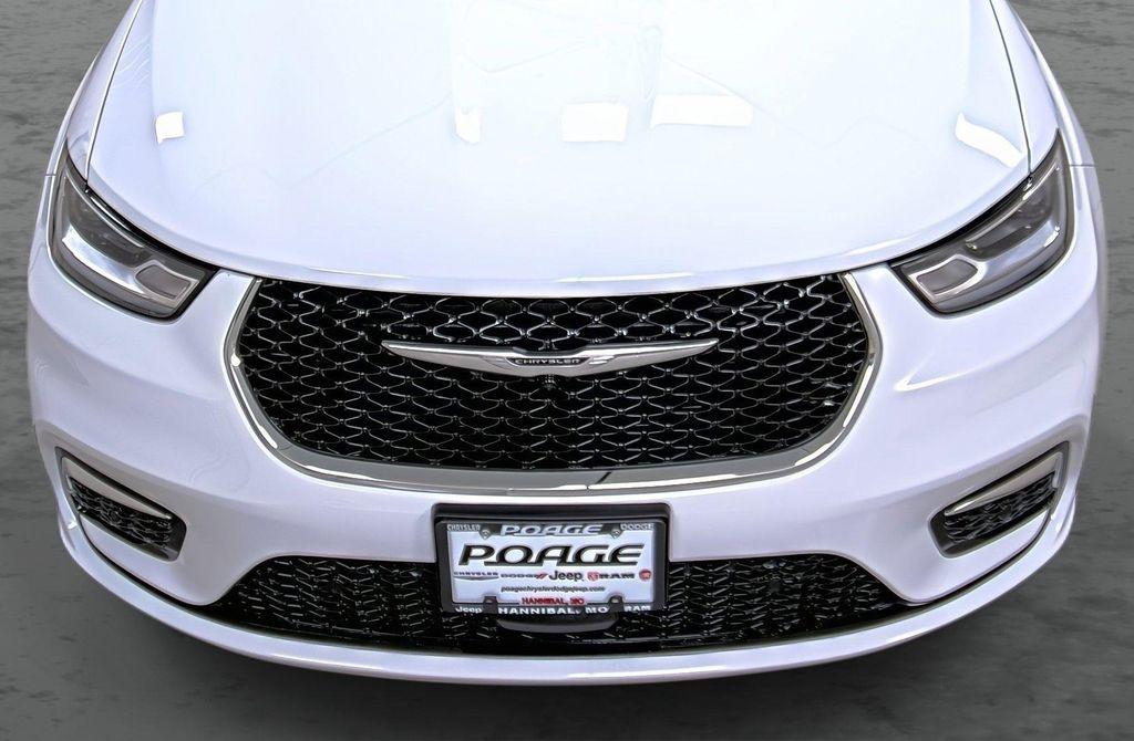 new 2026 Chrysler Pacifica car, priced at $40,160