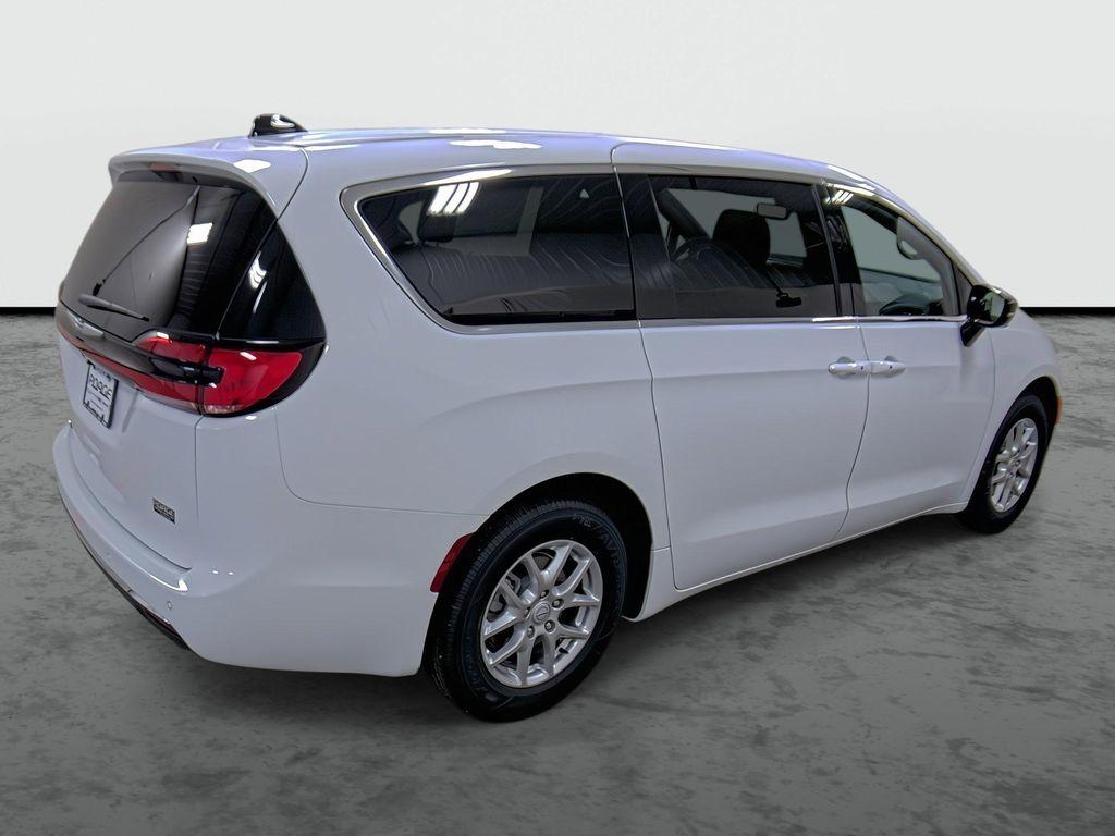 new 2026 Chrysler Pacifica car, priced at $40,160