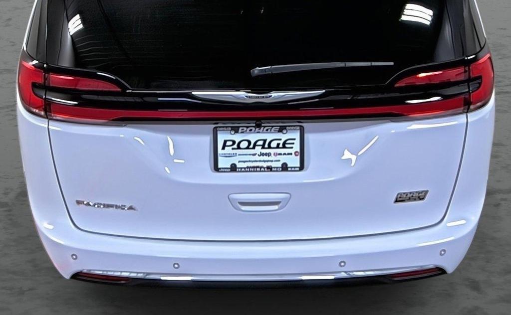 new 2026 Chrysler Pacifica car, priced at $40,160