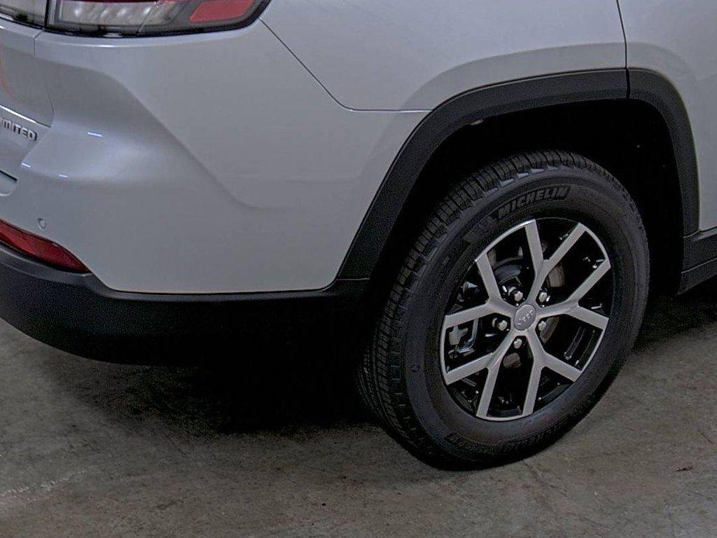 new 2025 Jeep Grand Cherokee L car, priced at $44,530