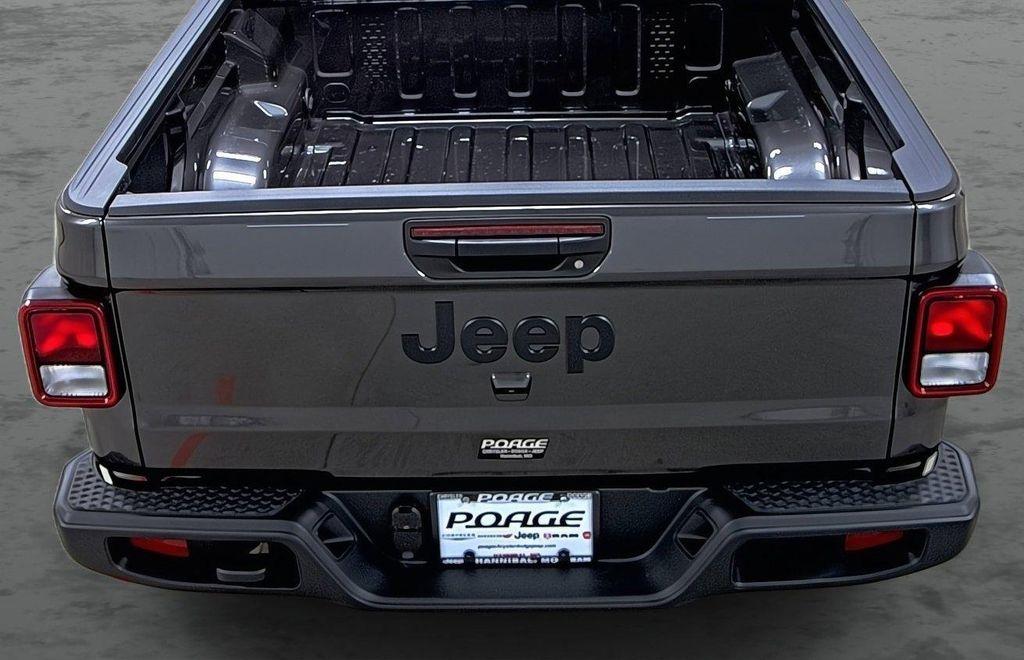 new 2026 Jeep Gladiator car, priced at $41,690