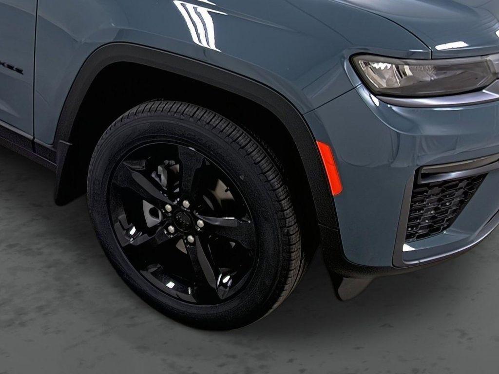 new 2026 Jeep Grand Cherokee car, priced at $46,155