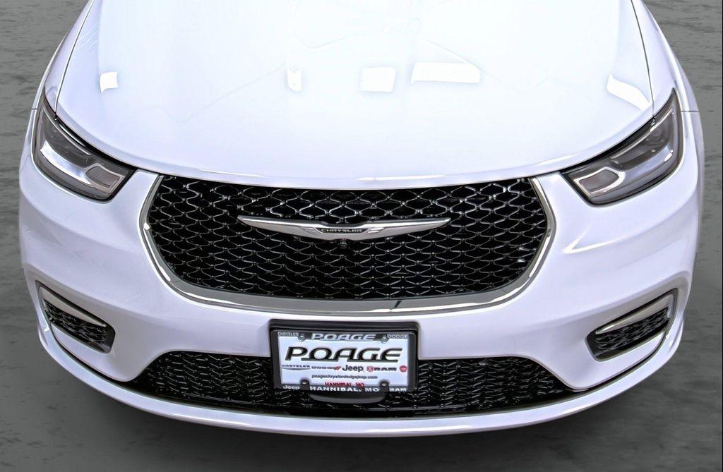 new 2026 Chrysler Pacifica car, priced at $36,640