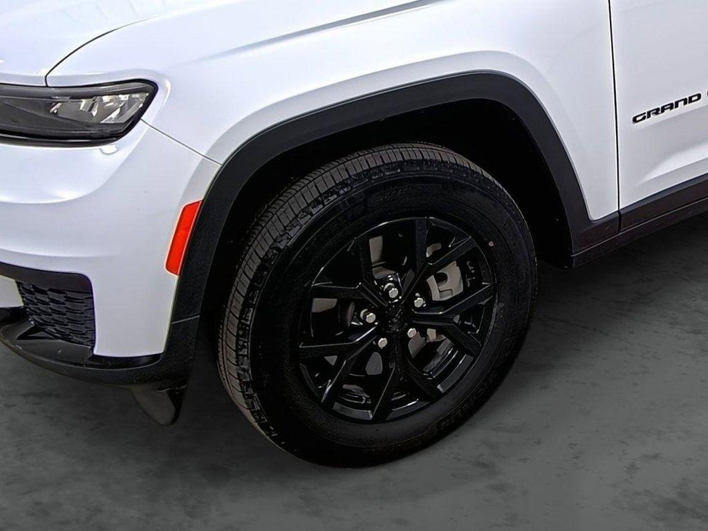 used 2024 Jeep Grand Cherokee L car, priced at $33,990