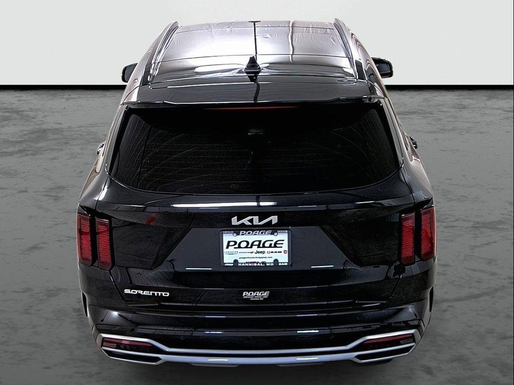 used 2023 Kia Sorento car, priced at $28,326