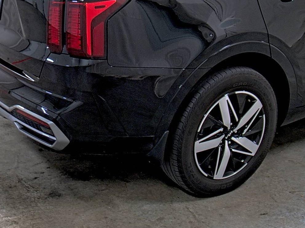 used 2023 Kia Sorento car, priced at $28,326