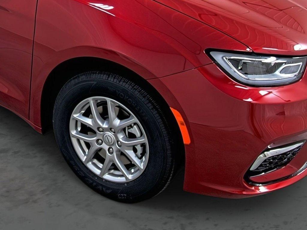 new 2026 Chrysler Pacifica car, priced at $36,635