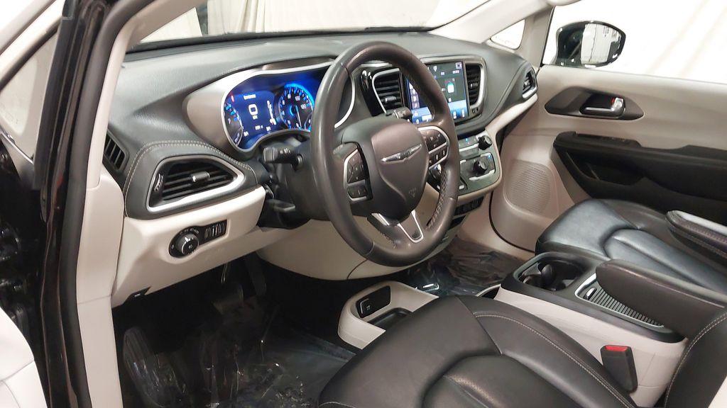 used 2024 Chrysler Pacifica car, priced at $31,990