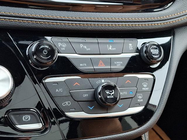 used 2023 Chrysler Pacifica car, priced at $37,555