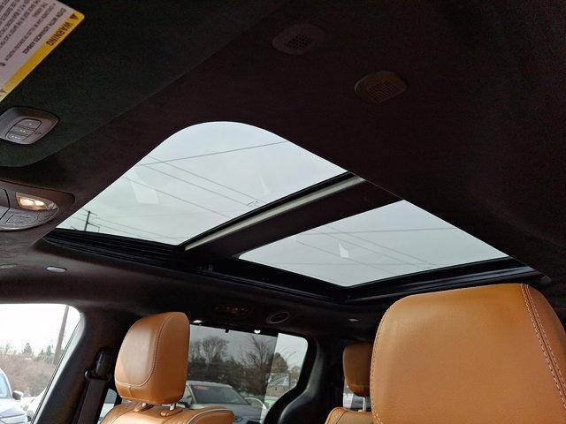 used 2023 Chrysler Pacifica car, priced at $37,555