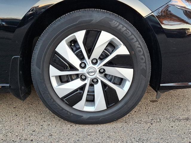 used 2023 Nissan Altima car, priced at $18,888