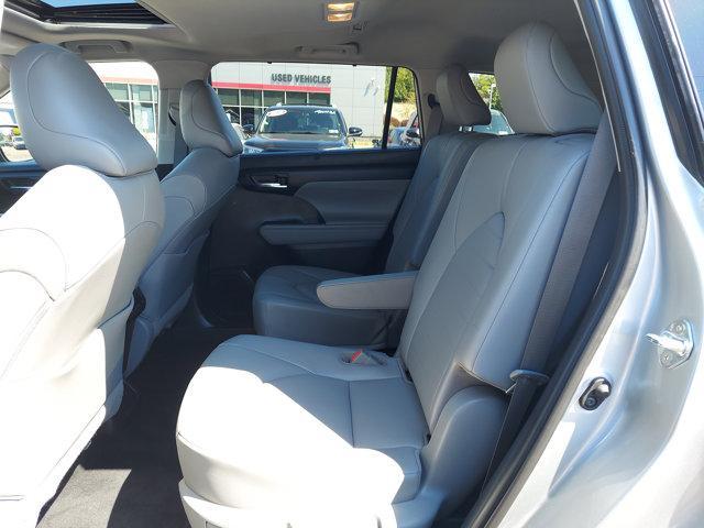 used 2021 Toyota Highlander car, priced at $35,485