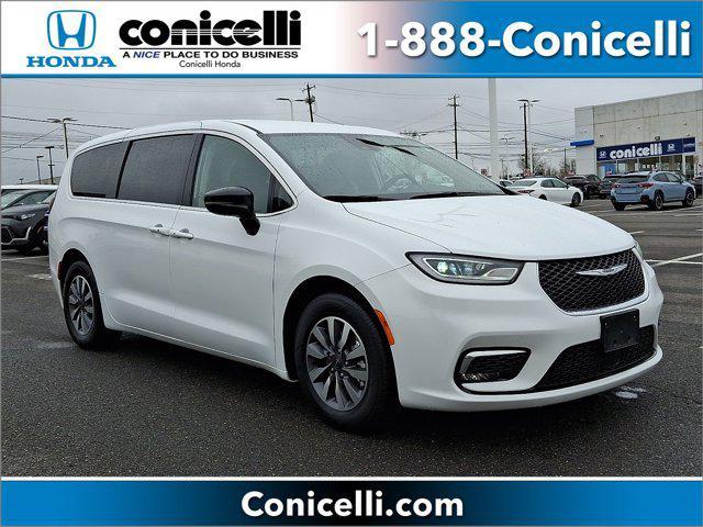 used 2024 Chrysler Pacifica Hybrid car, priced at $28,985