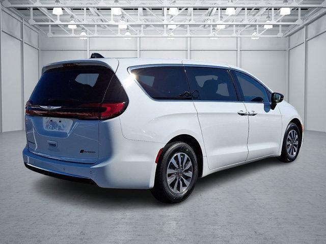 used 2024 Chrysler Pacifica Hybrid car, priced at $29,485