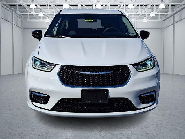 used 2024 Chrysler Pacifica Hybrid car, priced at $29,485