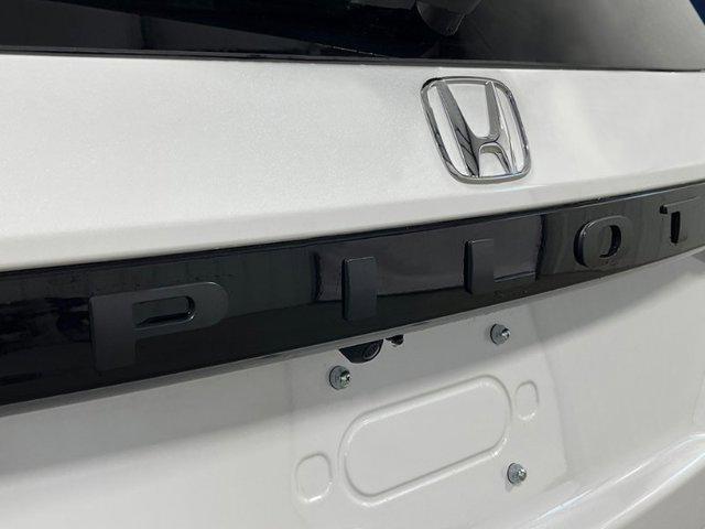 new 2025 Honda Pilot car, priced at $45,045