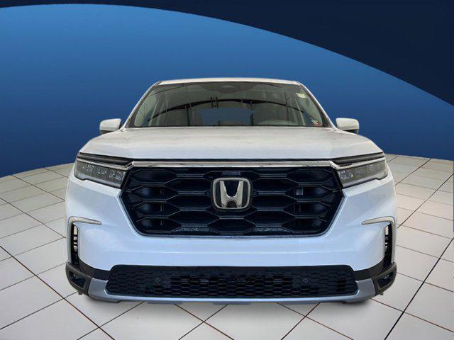 new 2025 Honda Pilot car, priced at $45,045