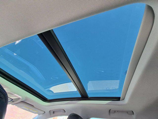 Audi e-tron view 18
