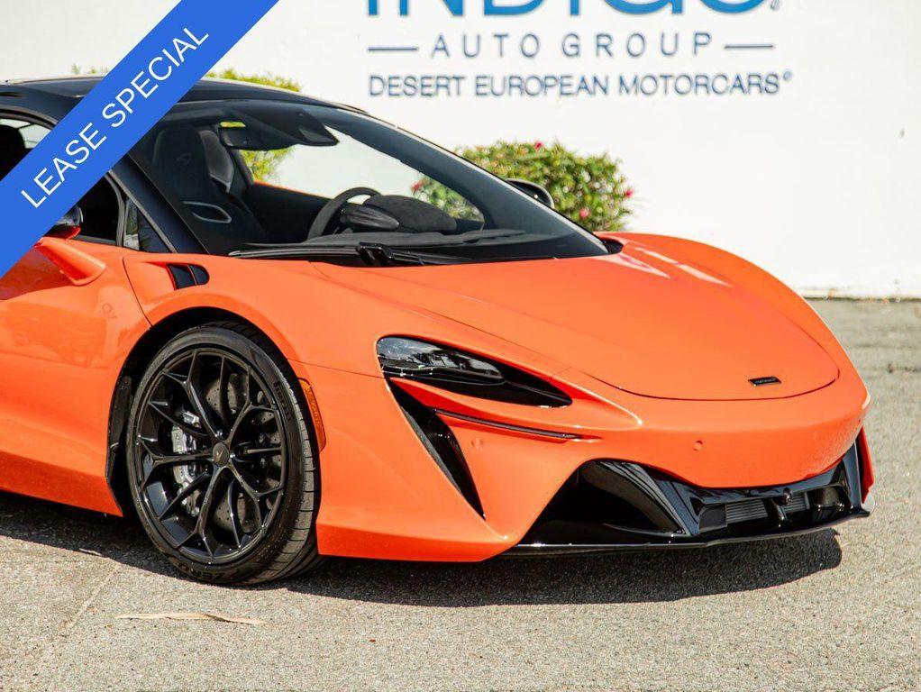 used 2025 McLaren Artura car