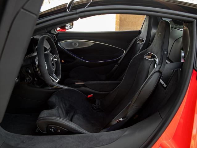 used 2025 McLaren Artura car