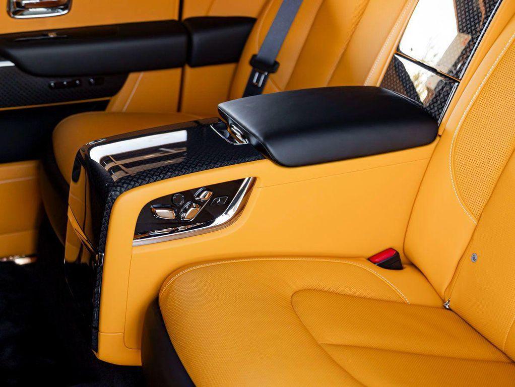 used 2026 Rolls-Royce Cullinan car, priced at $529,990