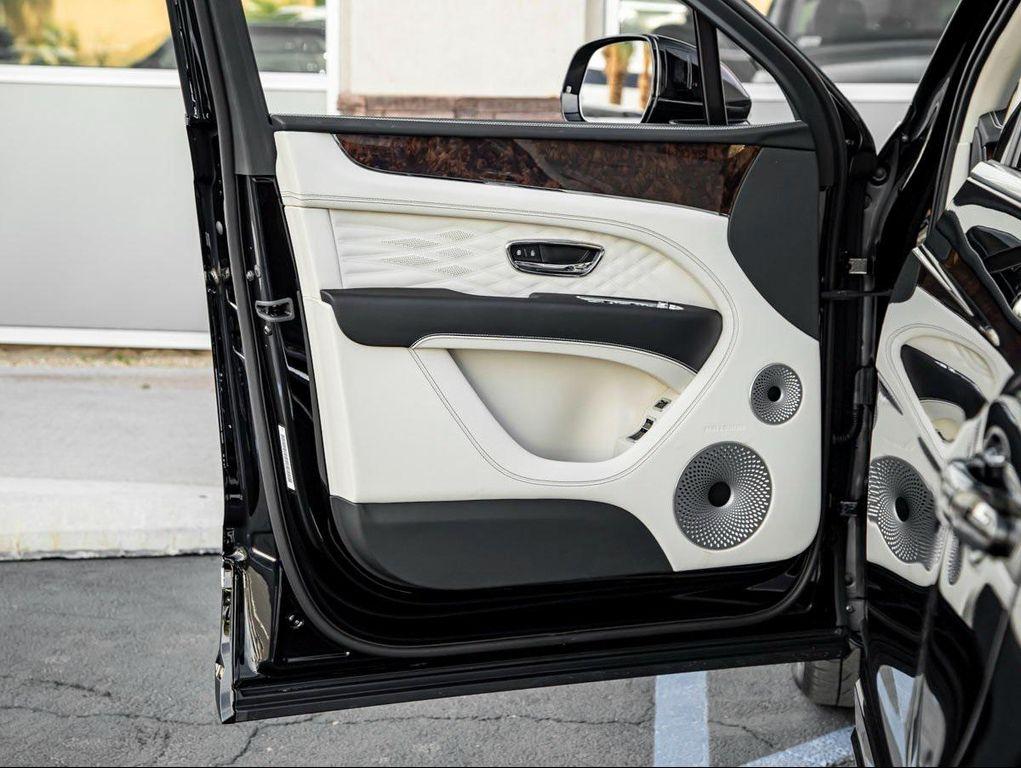 new 2025 Bentley Bentayga car, priced at $272,650