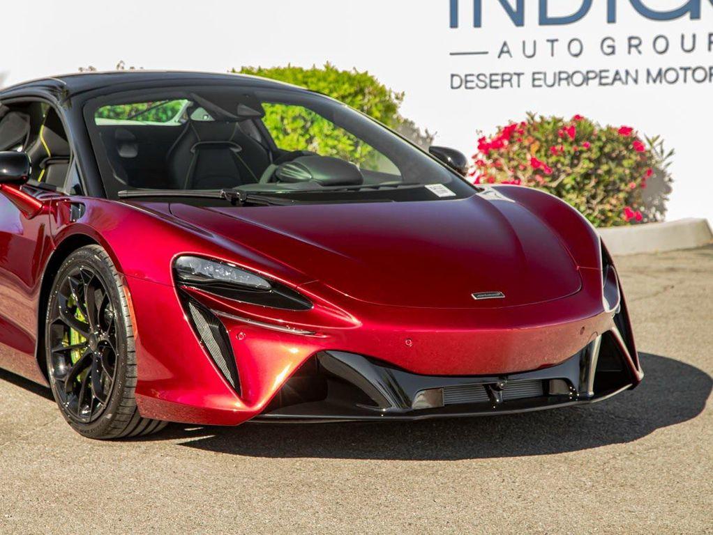 new 2025 McLaren Artura car, priced at $342,808