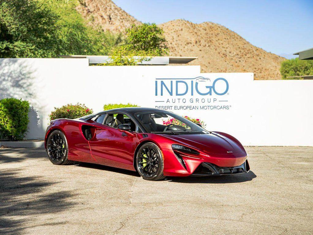 new 2025 McLaren Artura car, priced at $342,808