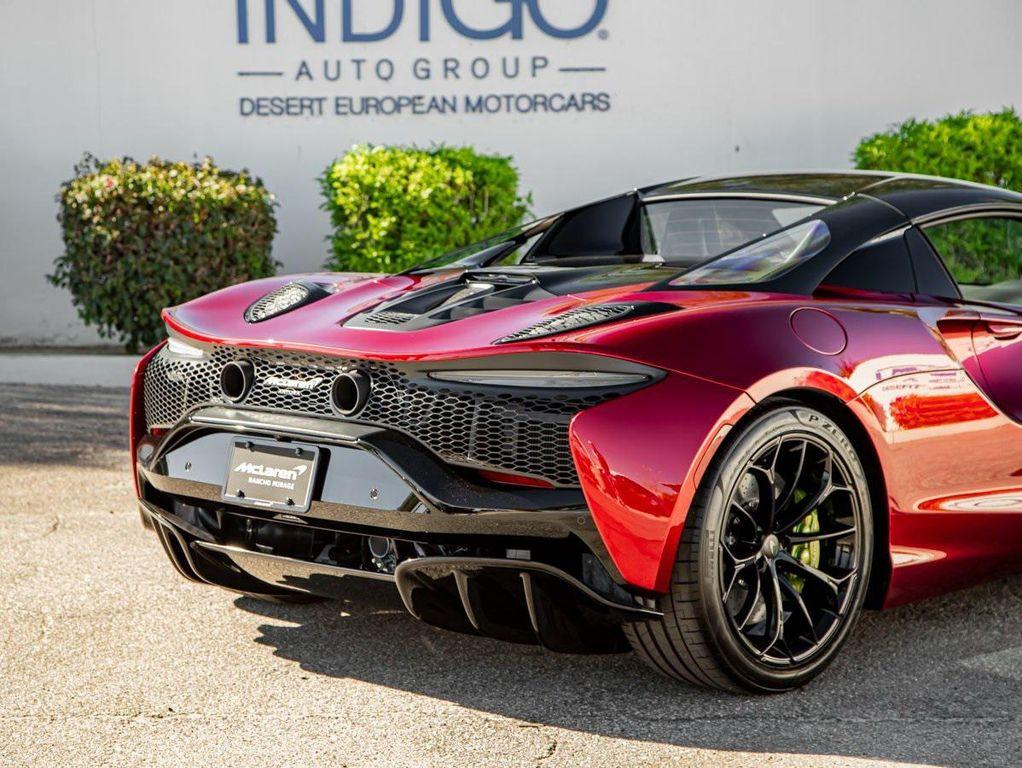 new 2025 McLaren Artura car, priced at $342,808