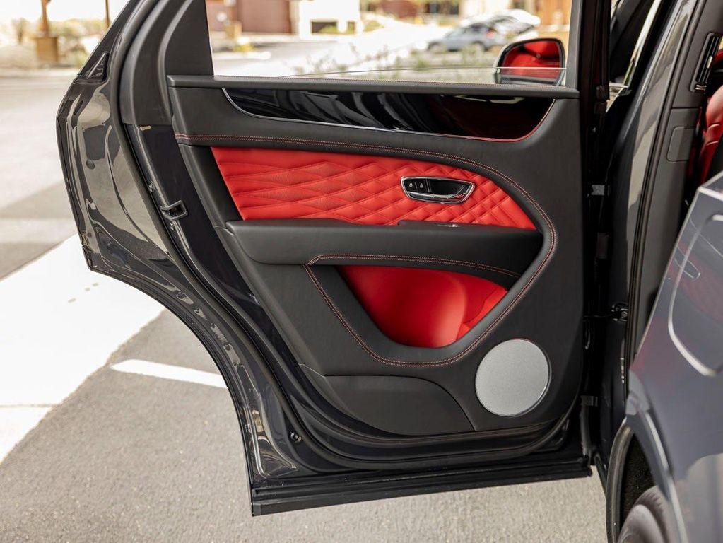 new 2025 Bentley Bentayga Hybrid car, priced at $272,005