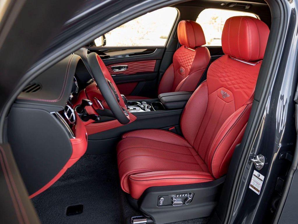 new 2025 Bentley Bentayga car, priced at $287,435
