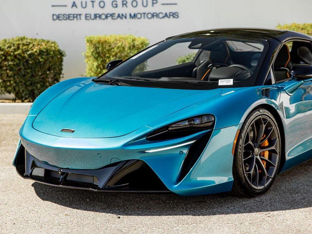 used 2025 McLaren Artura car