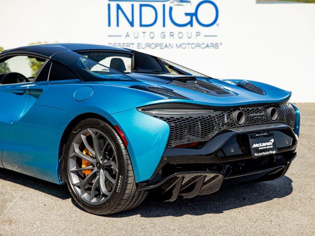 used 2025 McLaren Artura car