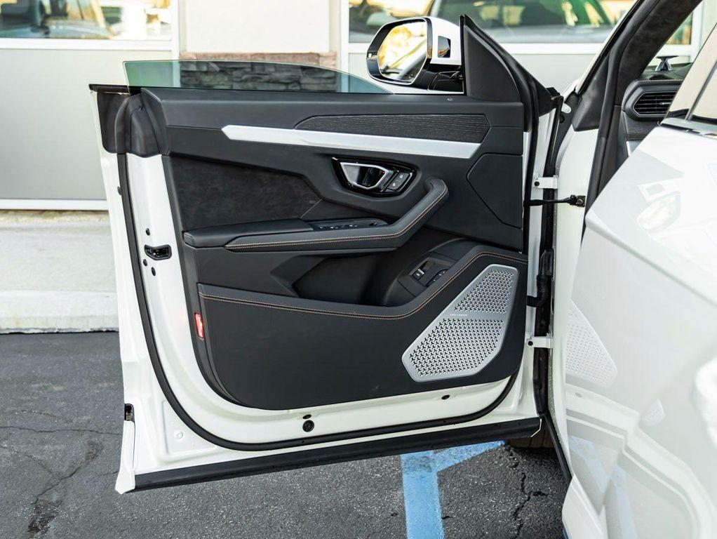 used 2024 Lamborghini Urus car, priced at $262,990