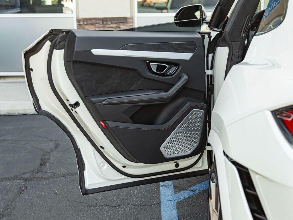 used 2024 Lamborghini Urus car, priced at $262,990