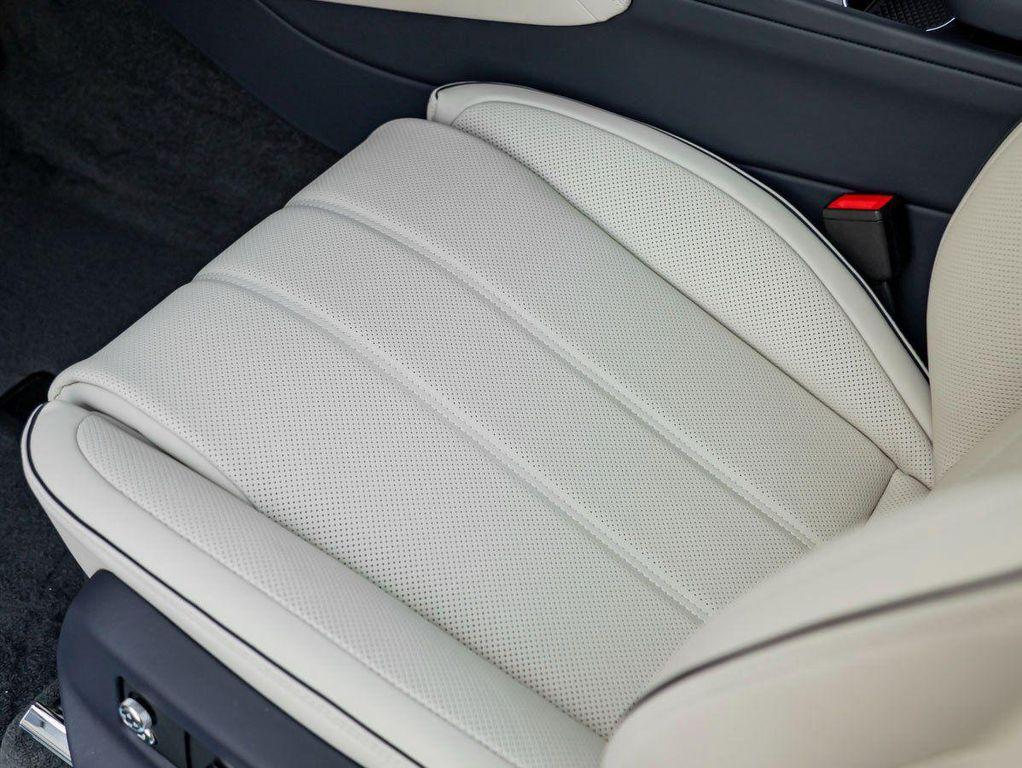 used 2025 Bentley Bentayga car, priced at $287,155