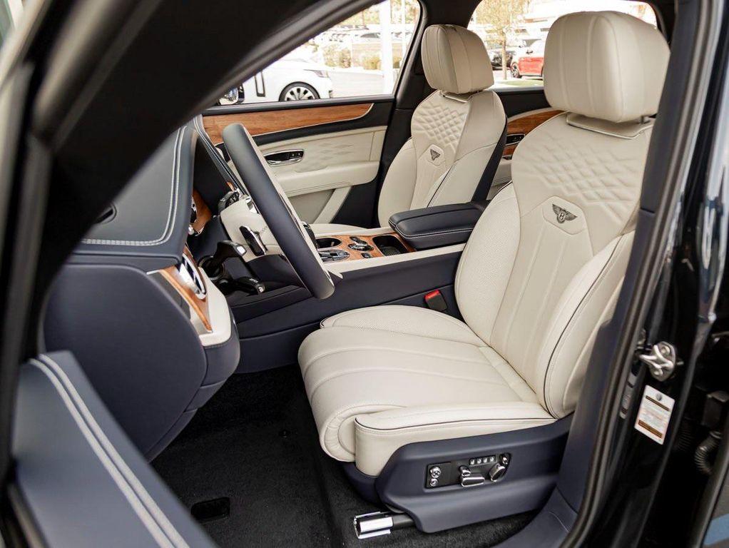 new 2025 Bentley Bentayga car, priced at $299,295