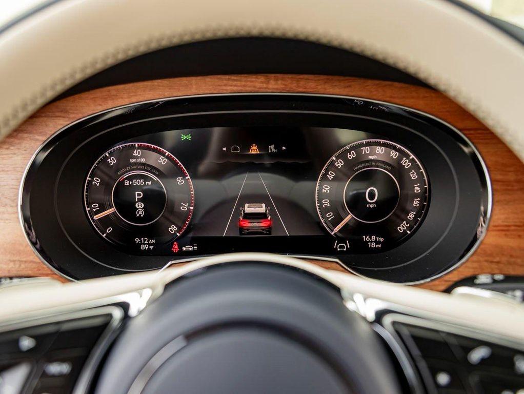 new 2025 Bentley Bentayga car, priced at $299,295