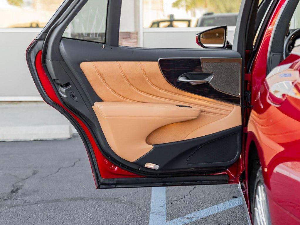 used 2024 Lexus LS 500 car, priced at $71,990