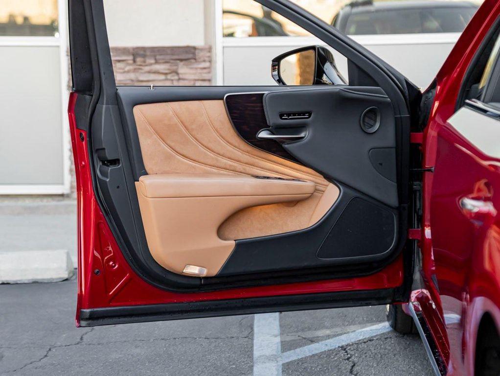 used 2024 Lexus LS 500 car, priced at $71,990