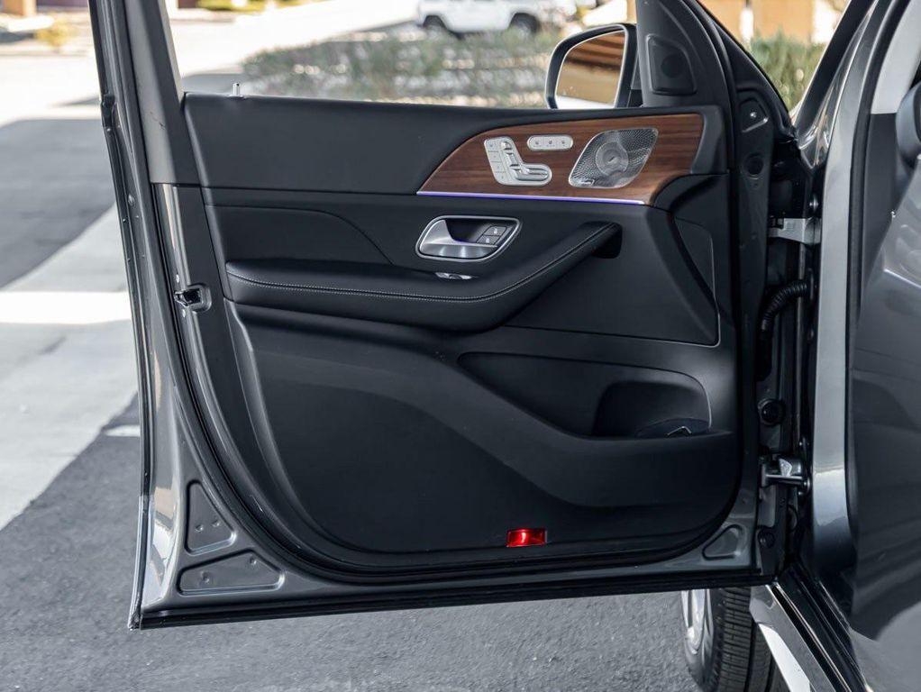 used 2025 Mercedes-Benz GLE 350 car, priced at $57,590