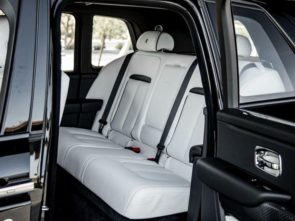 used 2024 Rolls-Royce Cullinan car, priced at $421,990