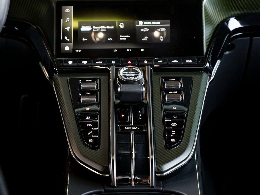 new 2025 Aston Martin Vantage car