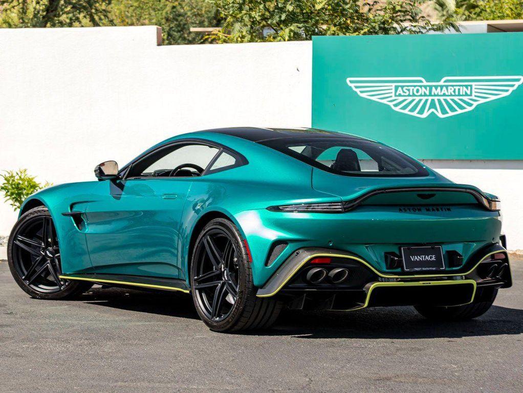 new 2025 Aston Martin Vantage car