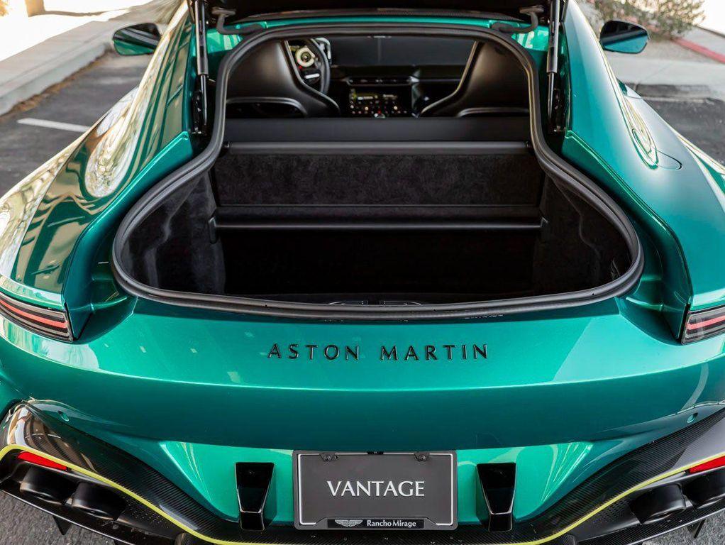 new 2025 Aston Martin Vantage car