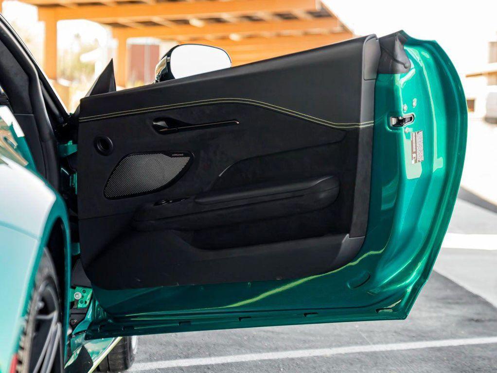 new 2025 Aston Martin Vantage car